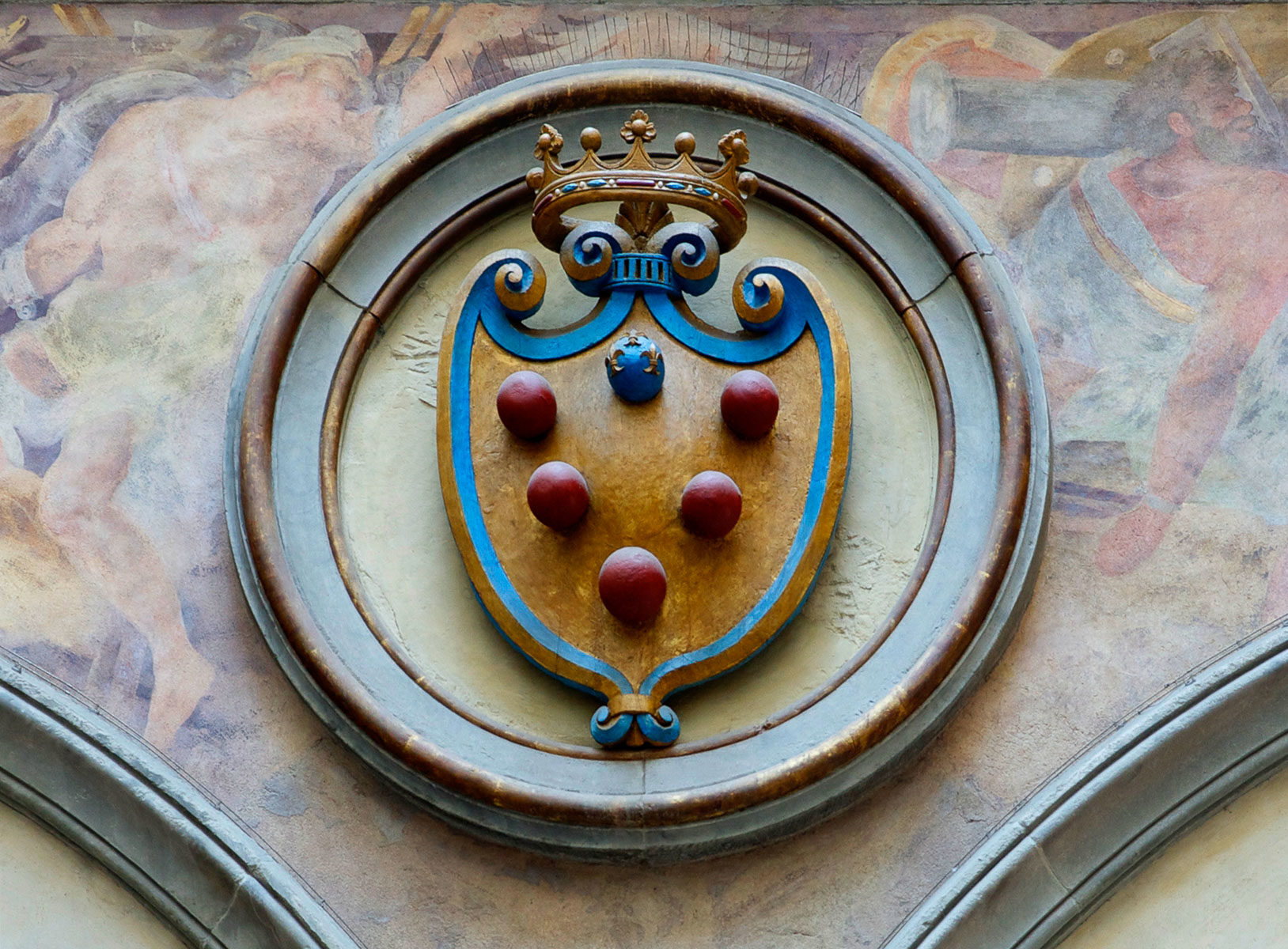 The Medici coat of arms is usually made up of 6 balls.